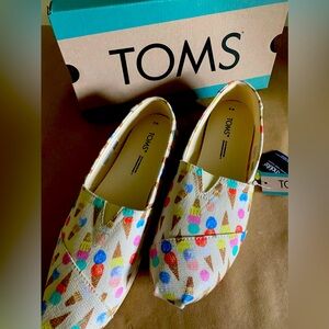 Toms NWT